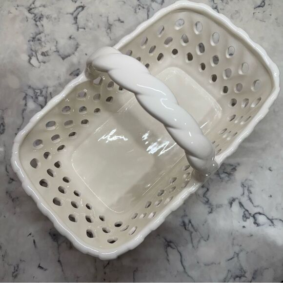 Portmeirion Studio Valerie 12" Ceramic Lattice Handled Basket. - Picture 2 of 7